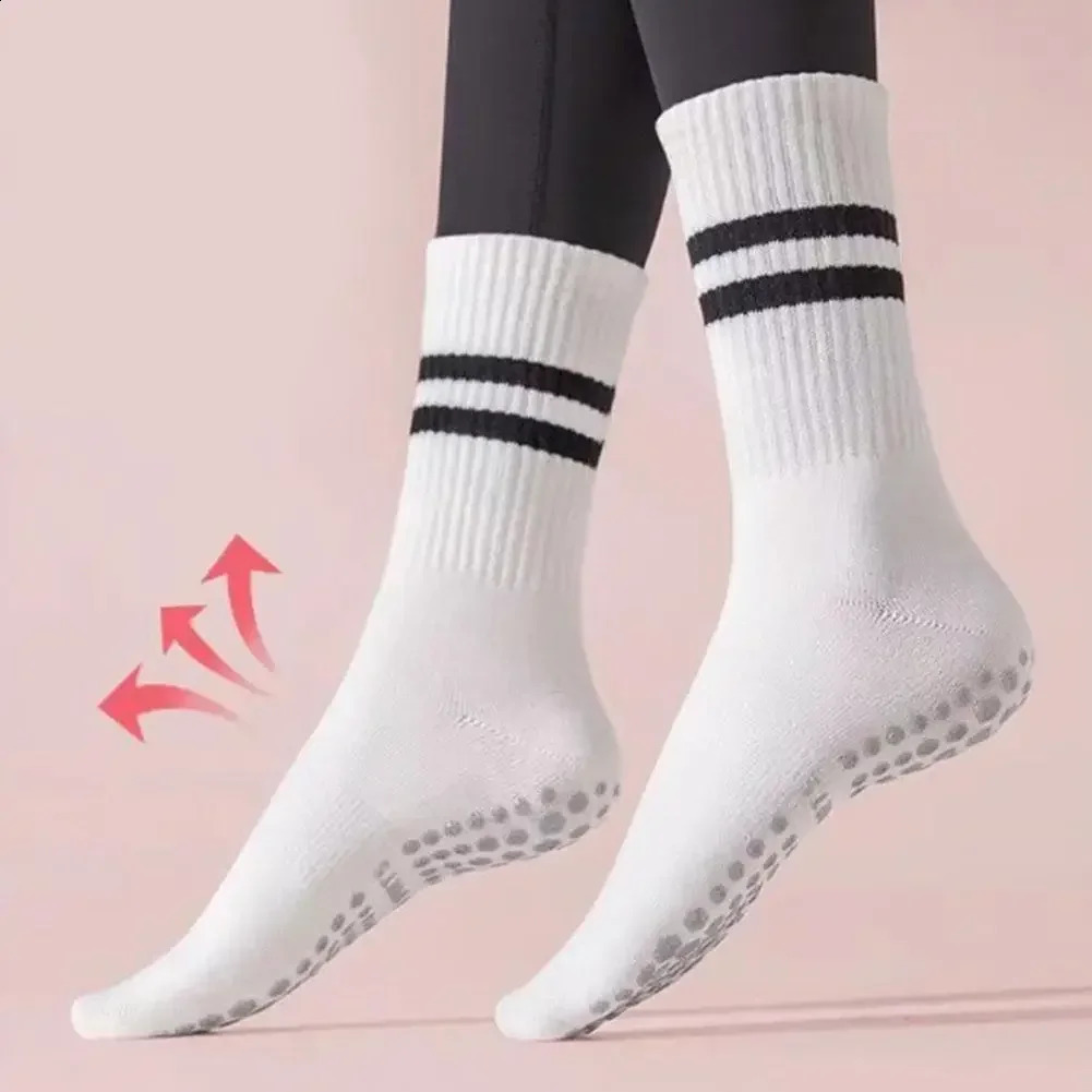 8 Colors Sports Socks Cotton Mid-tube Bottom Professional Non-slip Silicone Indoor Fitness Socks Gym Dance Pilates Yoga Socks 250118