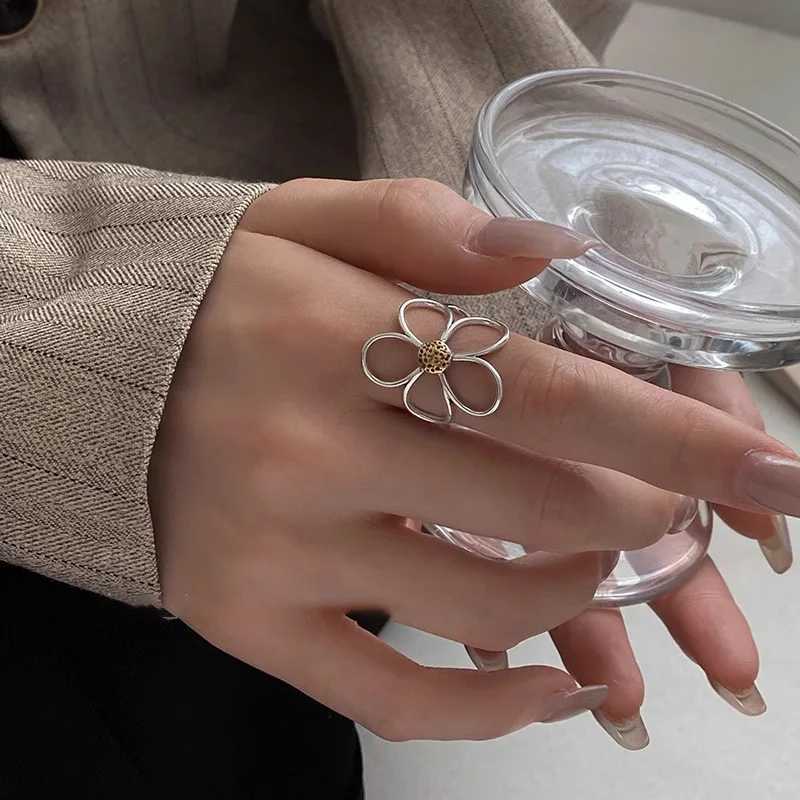 925 Sterling Silver Rings for Women Couple Minimalist Handmade Simple Big Flower Ring Party Jewelry Gift Prevent Allergy W250207