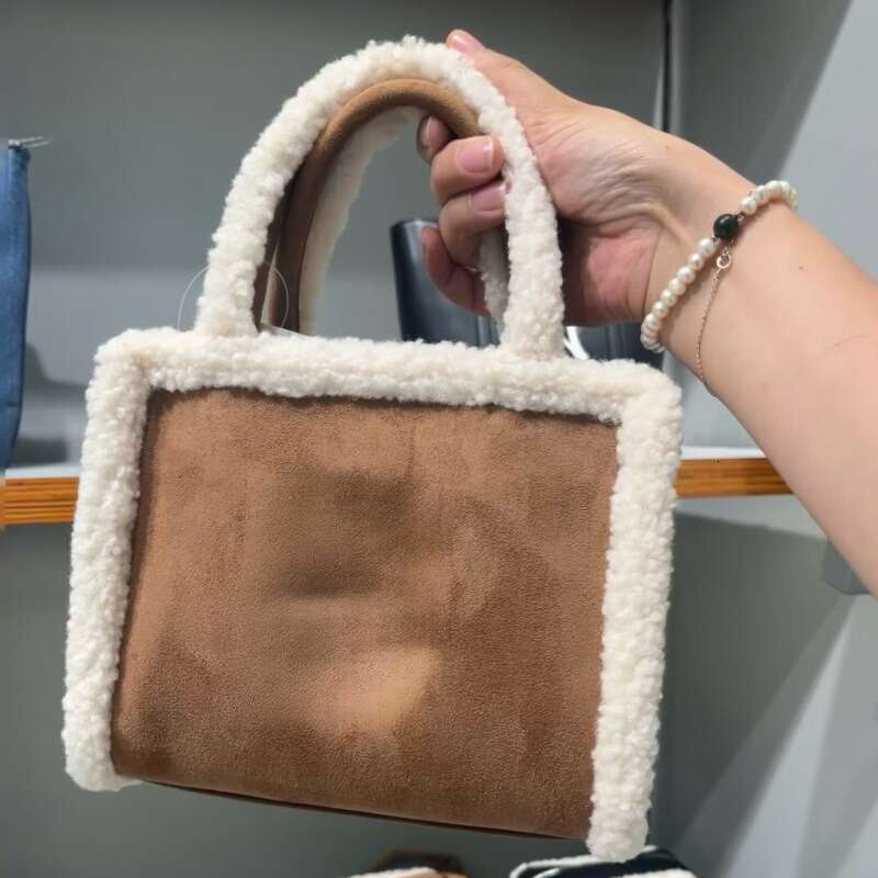Autumn/Winter New Lamb Wool Plush Old Flower Letter Handheld Diagonal Cross Couple's Casual Commuter Tote Bag