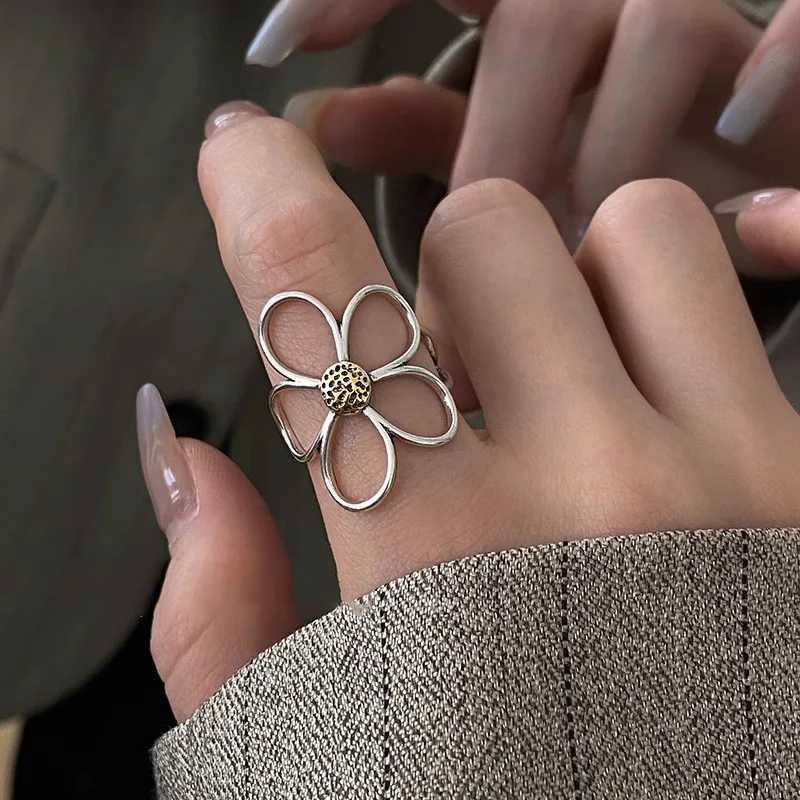 925 Sterling Silver Rings for Women Couple Minimalist Handmade Simple Big Flower Ring Party Jewelry Gift Prevent Allergy W250207