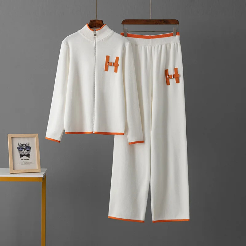 Leisure and Fashion Womens Set Spring Autumn Zipper Round Neck TopKnitted Loose Sports Pants Elegant Two Piece 250206