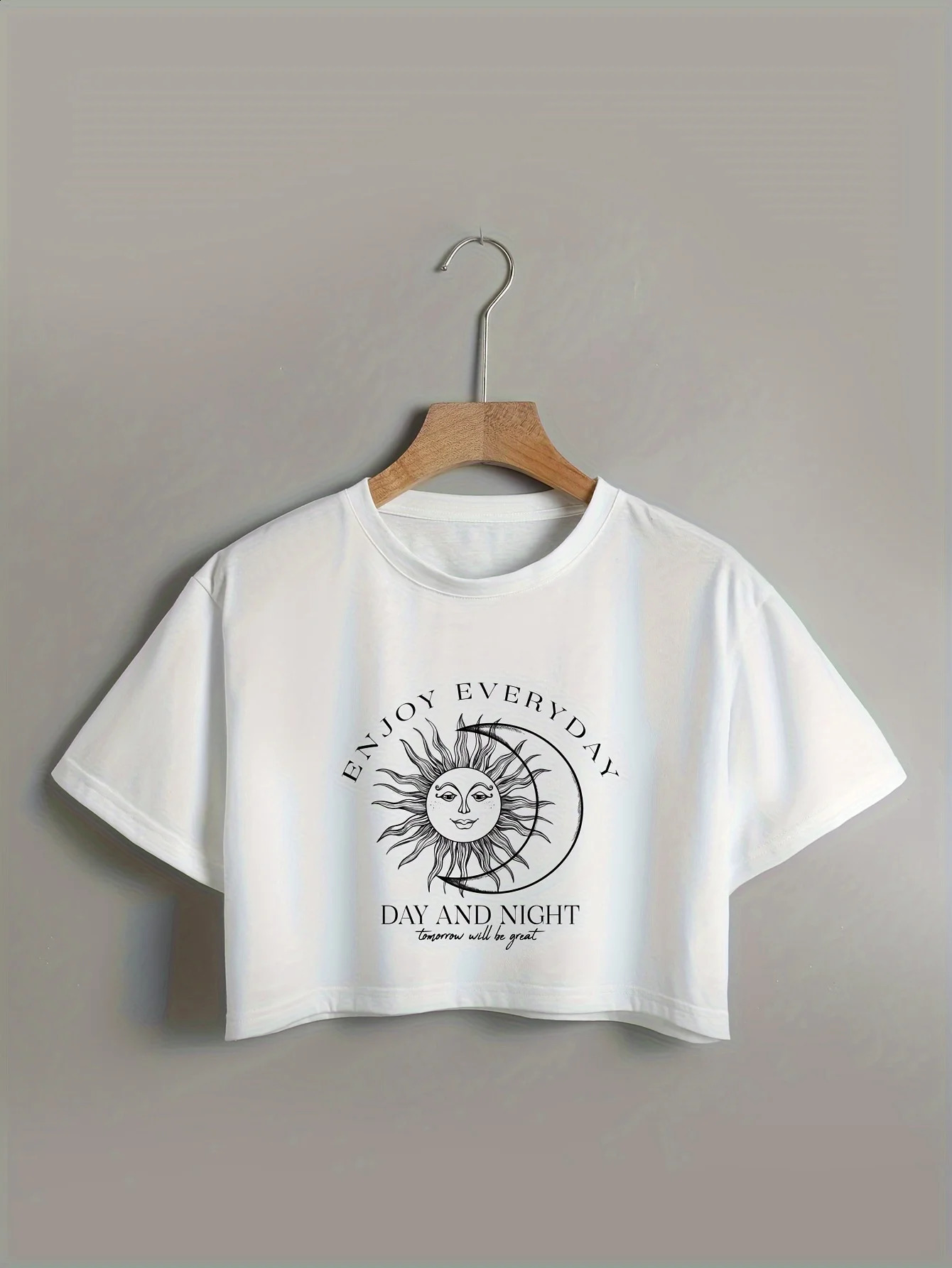Chic Sun Moon Graphic Crop Top Casual Crew Neck Short Sleeve TShirt for Women Fashionable Comfortable Clothing 250120