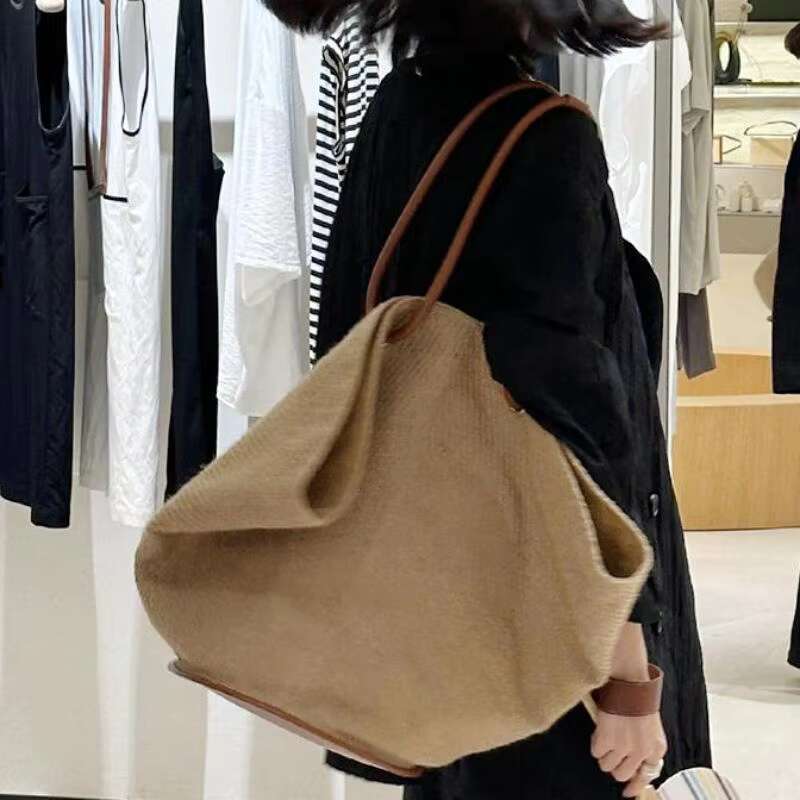 New Original Canvas Fan-Shaped Large Capacity Bucket Handbag French Vintage Fashion Leisure Simple Shoulder Bag Beach Vacation