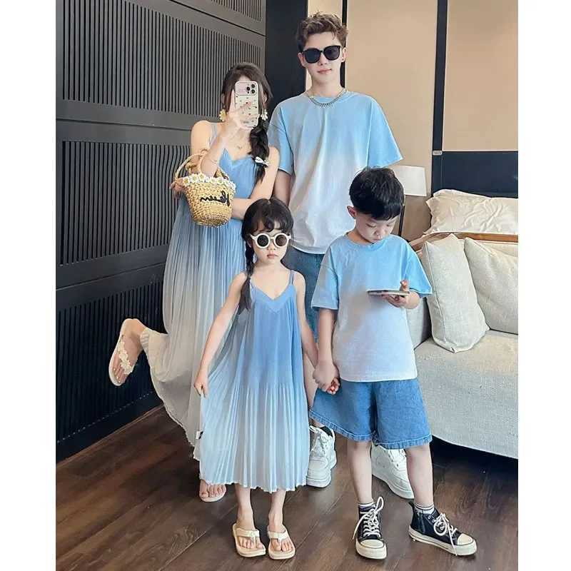 Family Fashion Beach Mother Father and Girl Boy Blue Clothes Vacation Look Mom Daughter Holiday Dress Korean Dad Son T Shirts W250207