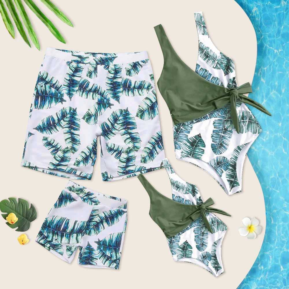 Family Matching Outfits Mother And Daughter Whole Swimsuit Father Son Beach Shorts Mom Kids Swimwear Summer Bathing Suits W250207
