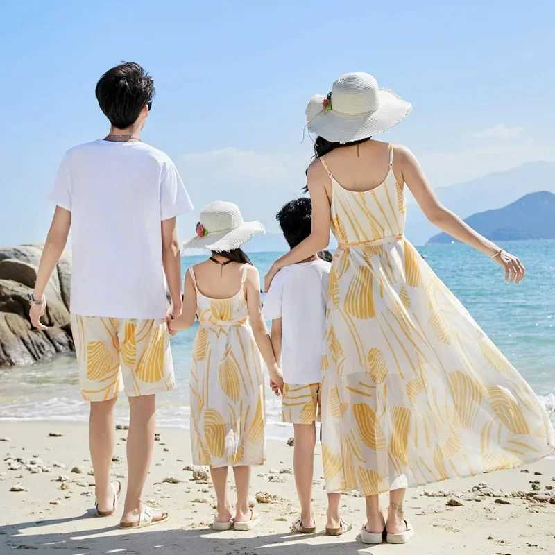 Vacation Couple Look Family Clothes Mom and Daughter Resort Dress Holiday Beach Dad and Son Baby T Shirts Shorts Two Piece Sets W250207