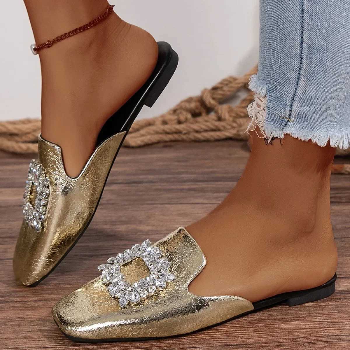 2024 Summer New Womens Square Toe Flat Slippers Rhine Buckle Mules Womens Outdoor Womens Light Casual SlippersXJ250207