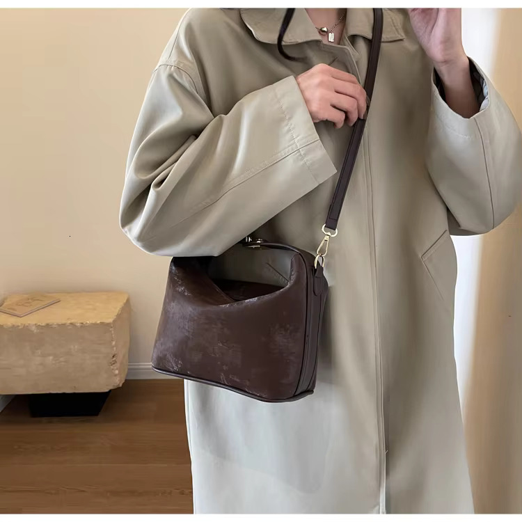 Hot Sale Zipper Ladies Shoulder Retro Versatile Brand Crossbody Bags For Women Bolsas Femininas PU Cartoon