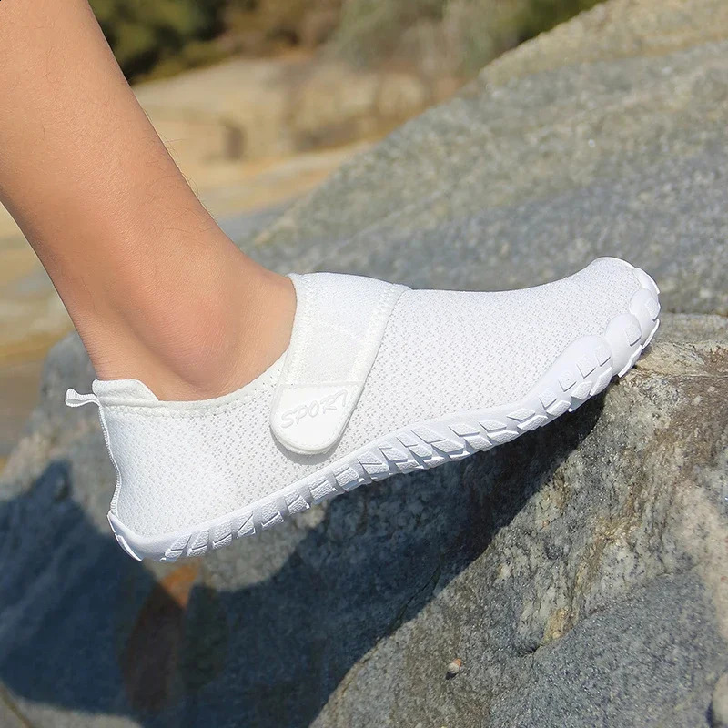 Women Men Aqua Shoes Upstream Wading Barefoot Outdoor Swimming Surf Water Shoes Light Beach Sports Gym Sneakers Unisex 250206