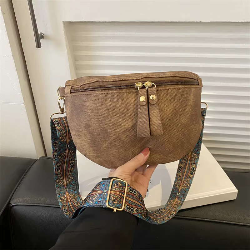 Retro PU Leather Ladies Fanny Pack Fashion Wide Strap Satchel Women Waist Half Moon Chest Trend Banana Bag PU Casual
