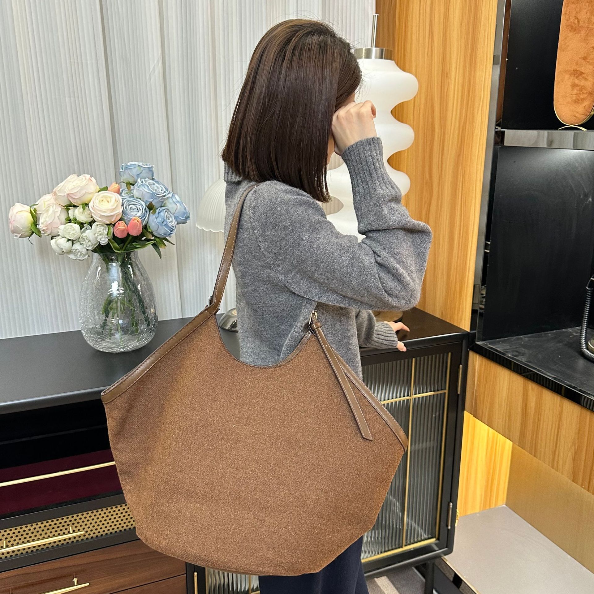 Bag Bag For Women, Lazy Style, Mother Tote Bag, Women's Winter New Large Capacity Commuting Hand-Held Shoulder Bag