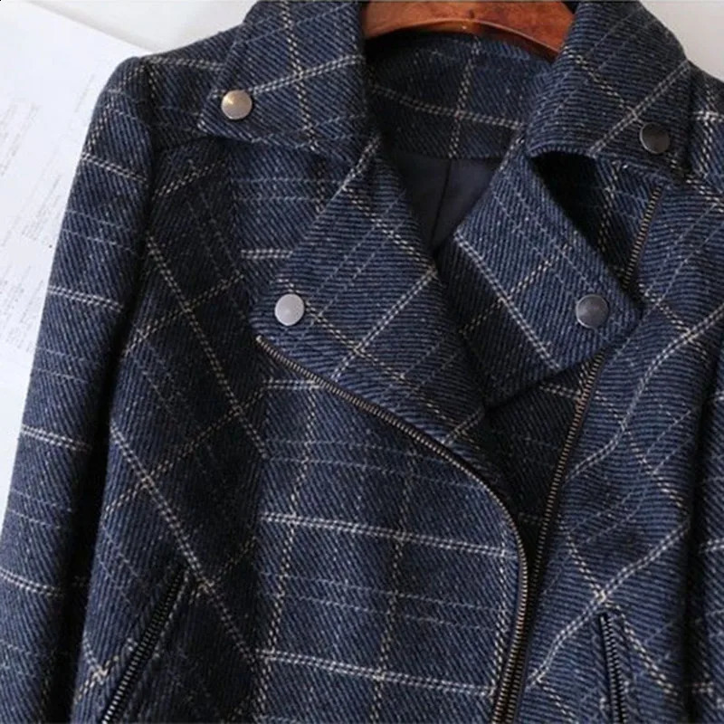 Autumn Elegant Plaid Short Jacket Womens Woolen Coat Zipperup Lady Slim Deep Blue Casual Tops Streetwear Moto Biker Outerwear 250113