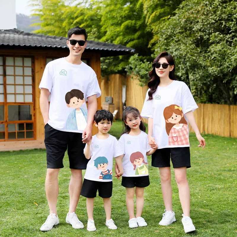 Family Matching Outfits Cotton T-shirt Kids Mother Daughter Clothes Cute Cartoon Tops Parent-child Outfits Summer Casual Tees W250207