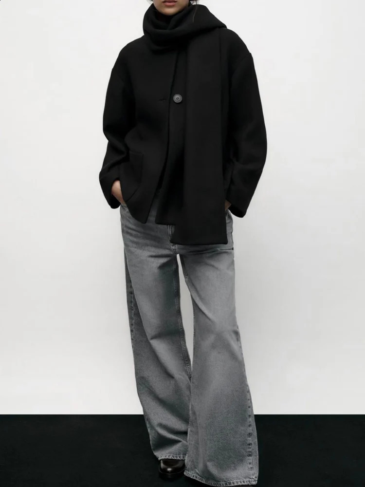Womens Winter European and American Style Fashionable Allmatch Blended Scarf Round Neck Long Sleeve Coat Jacket 250109