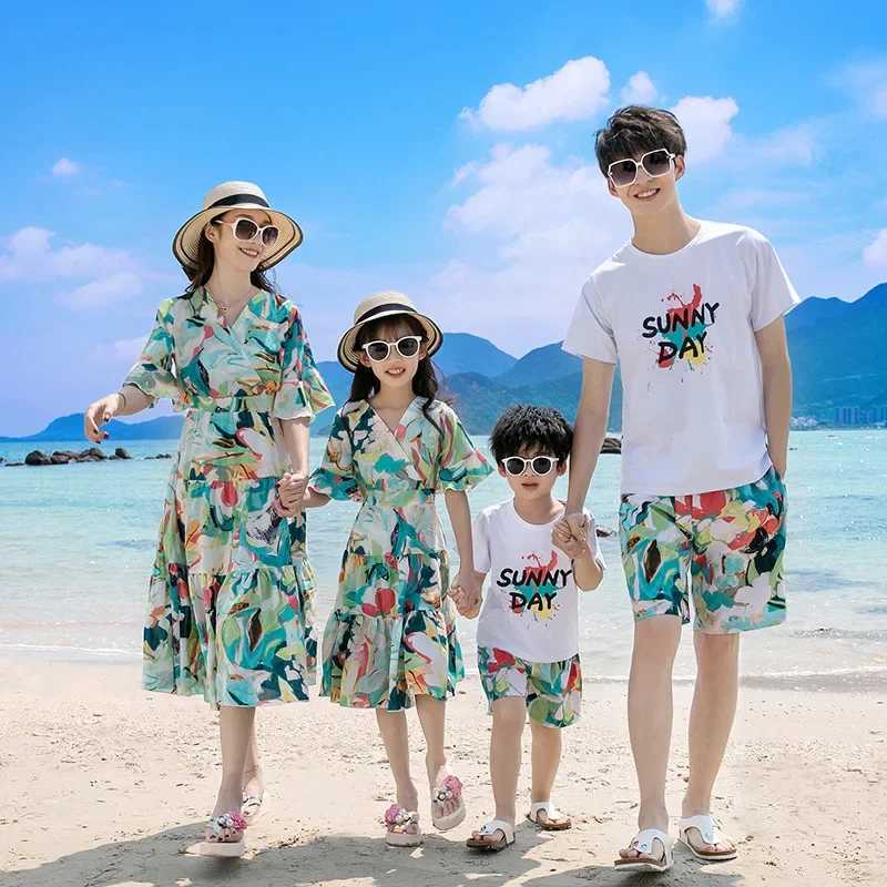 Holiday Family Matching Beach Couple Clothing Mom Daughter Green Dress Dad Son Outfits Resort Vacation Look Parent-child Clothes W250207