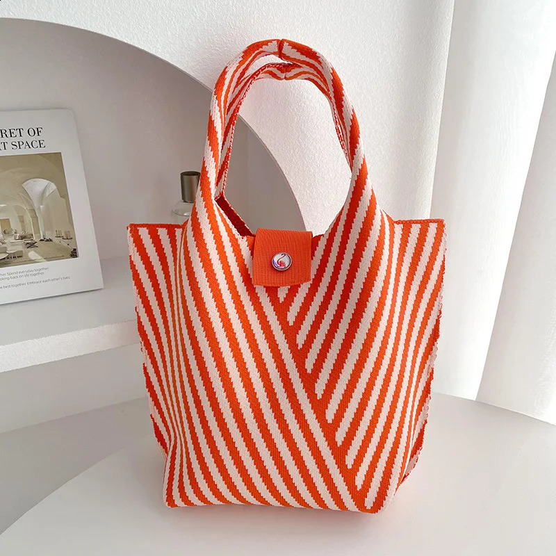 Fashion Striped Knitted Bag Casual Shoulder Bags Student Handbags Female Tote Purse Women Retro Bucket Handbag 250122
