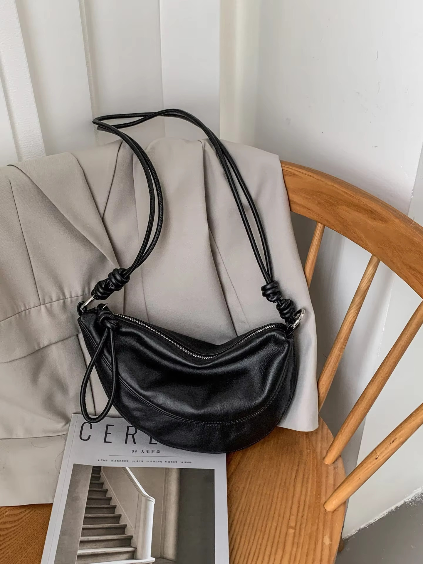 Niche Style Half-Moon Shape Flap Saddle Small First Layer Cow Leather Women Shoulder High-End Daily-Use Crossbody Bag Genuine Leather Vintage