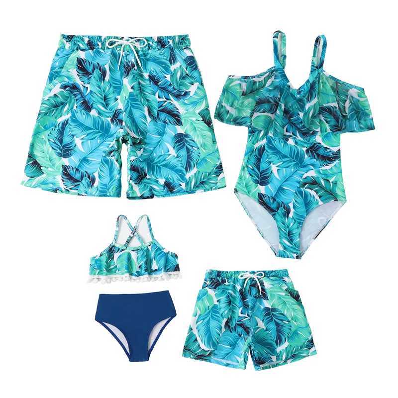 Family Matching Beach Swimwear Mother Daughter Father Son Swimwear Swim Trunks Mom Girls Bikini Swimsuit Dad Boys Family Clothes W250207