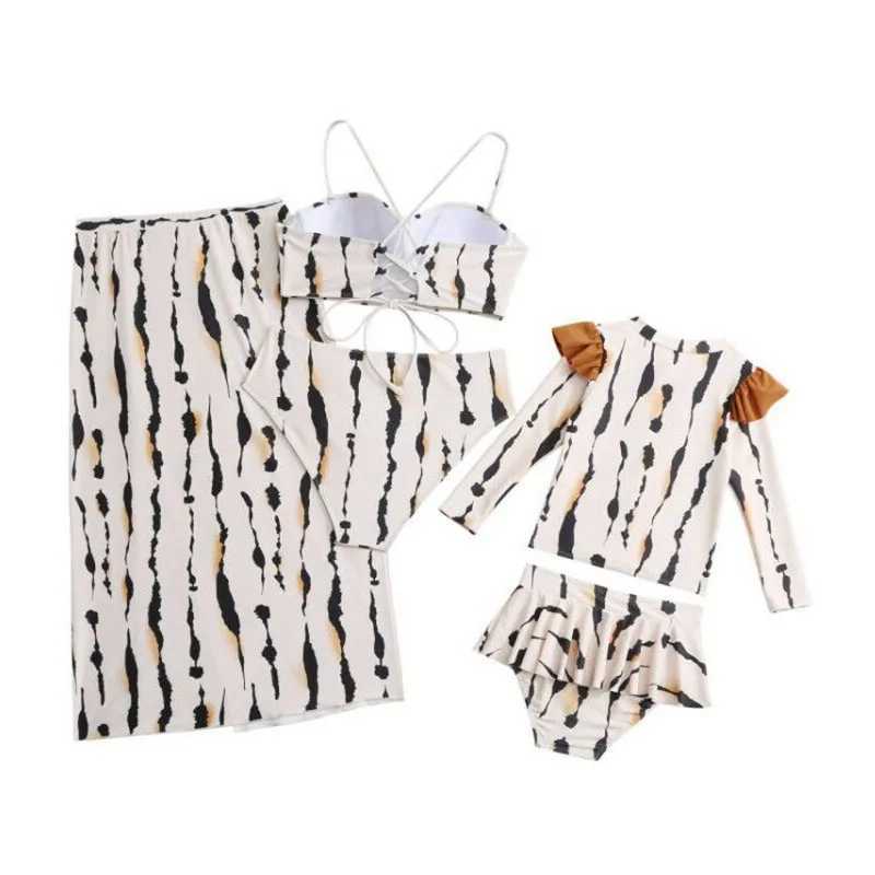 Mother-daughter Swimsuits Family Matching Outfits Sleeveless Fashion Sexy Swimwear Summer Sunny and Sandy Beach 3Pcs Clothes W250207