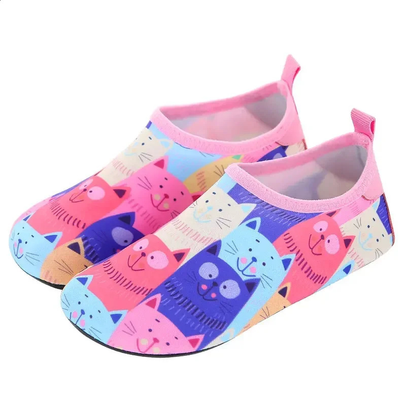 Boy Girl Breathable Lightweight Barefoot Beach Aqua Shoe Children Upstream Water Shoes Quick Dry Non-Slip Seaside Swimming Shoe 250207