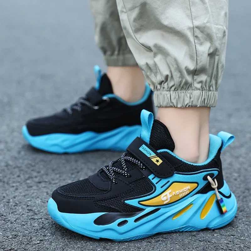 2024 childrens sports shoes mesh breathable running shoes childrens flat casual shoes large size 40 W250407