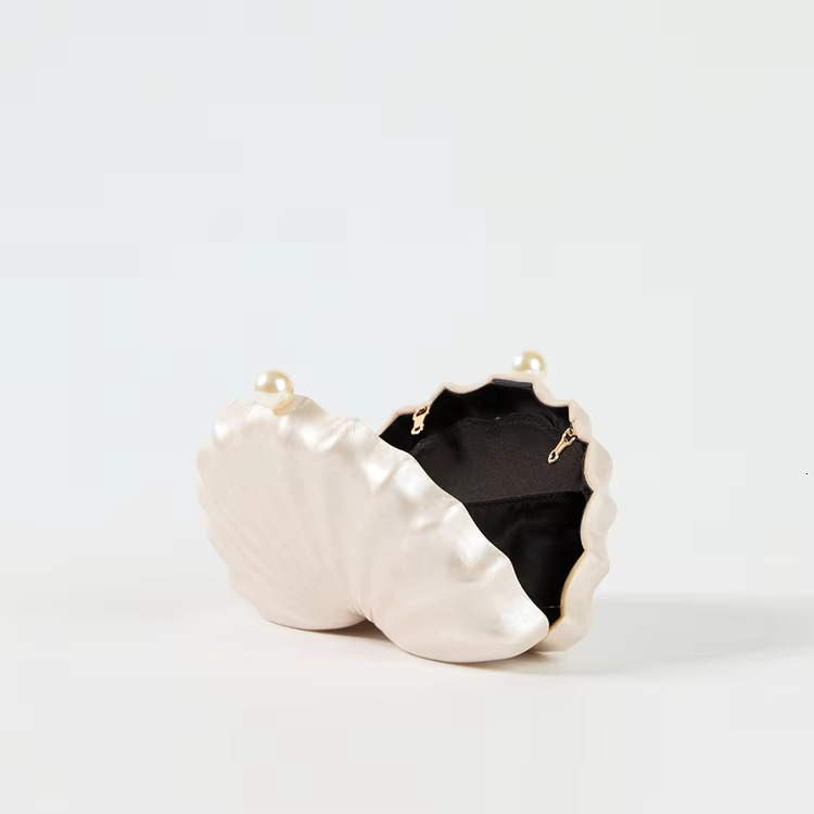 Shell Clutch Bag Acrylic Clutch Bag Women Wedding Evening Party Cute Ivory Pearl Color Purse Handbag Summer New 2024