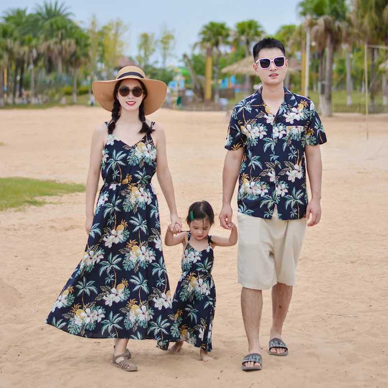 Holiday Family Matching Vacation Clothes Father and Son Beach Shirts Shorts Two Piece Sets Mother and Daughter Resort Dresses W250207
