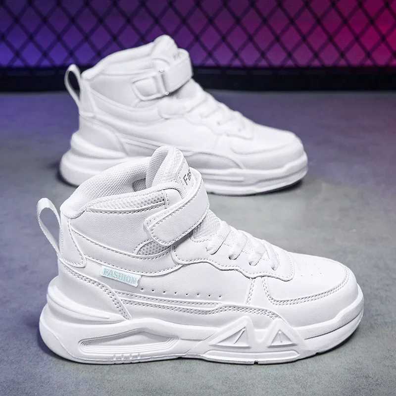A new pair of girls sports shoes boys running shoes children small white school board middle-top skateboard casual shoes l W250207