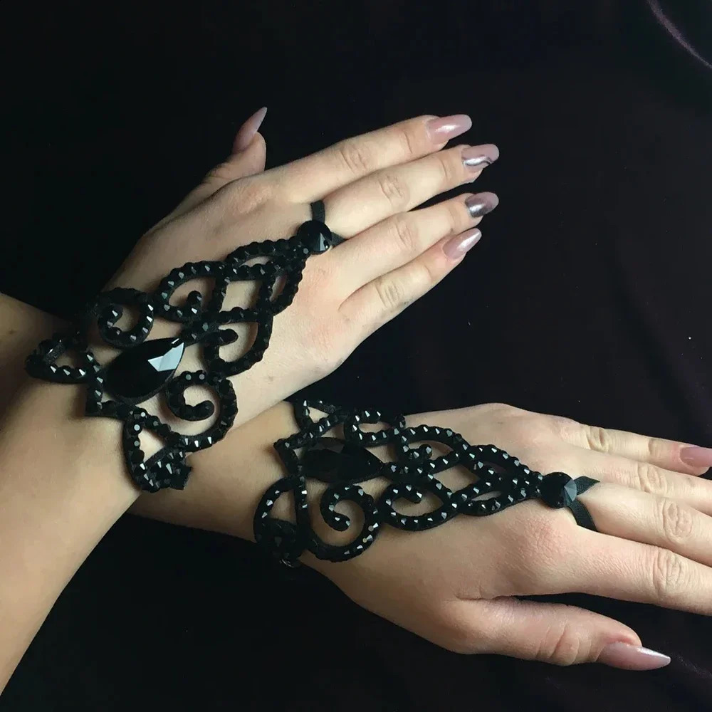 Black Crystal Bracelet Link Wrist Chain Finger for Women Adjustable Rhinestone Bracelet with Rings Hand Jewelry Wedding Dance 250206