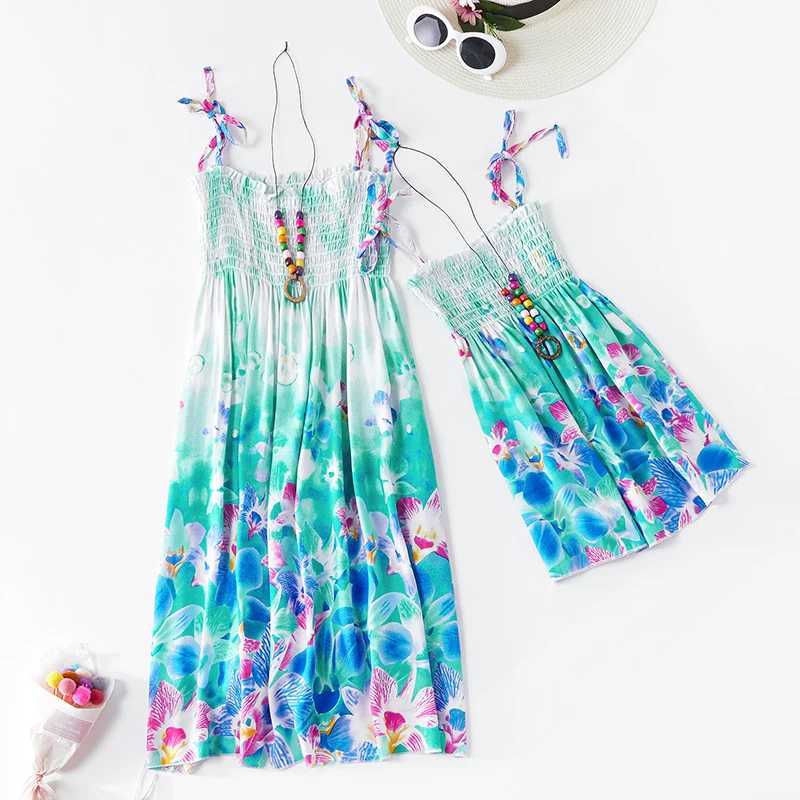 Summer Family Dress Mother and Daughter Matching Outfits Bohemian Beach Floral Sundress Dresses For Mom Girl Matching Clothes W250207