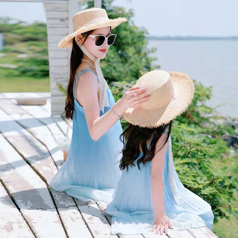 Resorts Look Mom and Daughter Equal Sling Dress Vacation Holidays Mother Baby Girls Same Beach Blue Dresses Momy and Me Clothes W250207