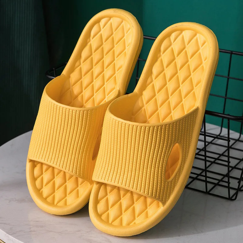 Summer Women Soft Home Slippers Couple Indoor Skid Proof Bathroom Sandals el Solid Color Men Flip Flops Flat Shoes 250120