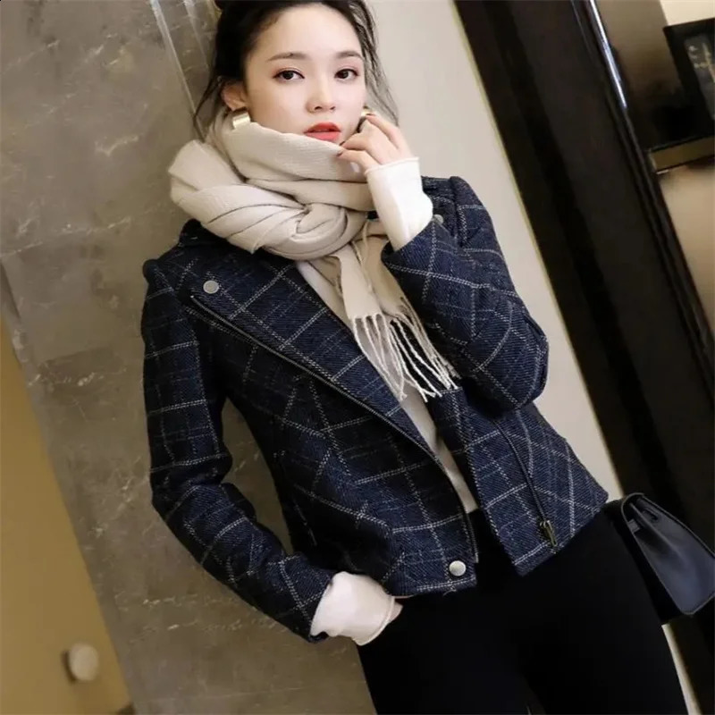 Autumn Elegant Plaid Short Jacket Womens Woolen Coat Zipperup Lady Slim Deep Blue Casual Tops Streetwear Moto Biker Outerwear 250113