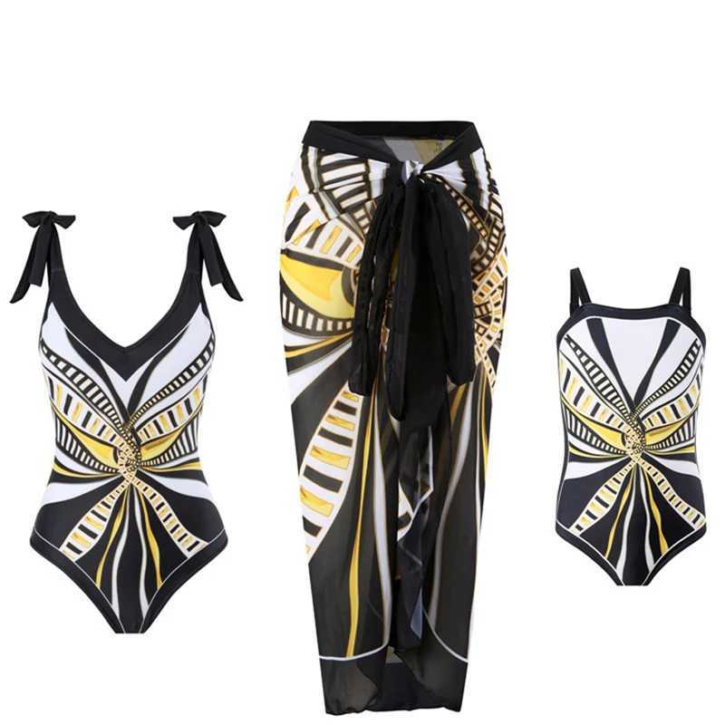 Fashion Mommy and Me Swimwear Family 2PCS Set Mother Daughter Matching Swimsuits Fashion Women Girls Bikini Mesh Skirt Clothes W250207