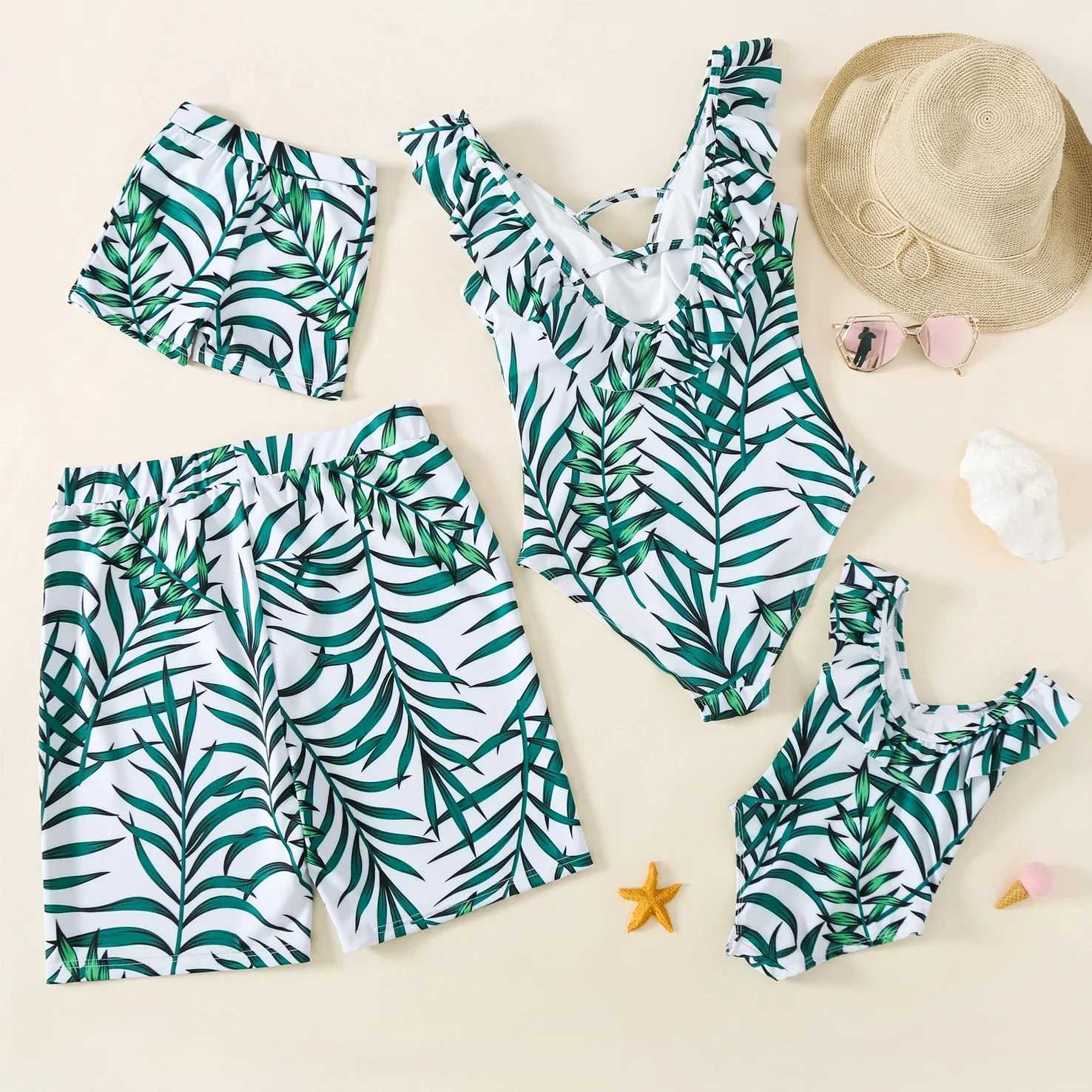 2024 New Mom Daughter Dad Son Matching Outfit Family Swimwear Leaf Print Swimsuit Beachwear Ruffles Bandage One-Piece Suit Beach W250207