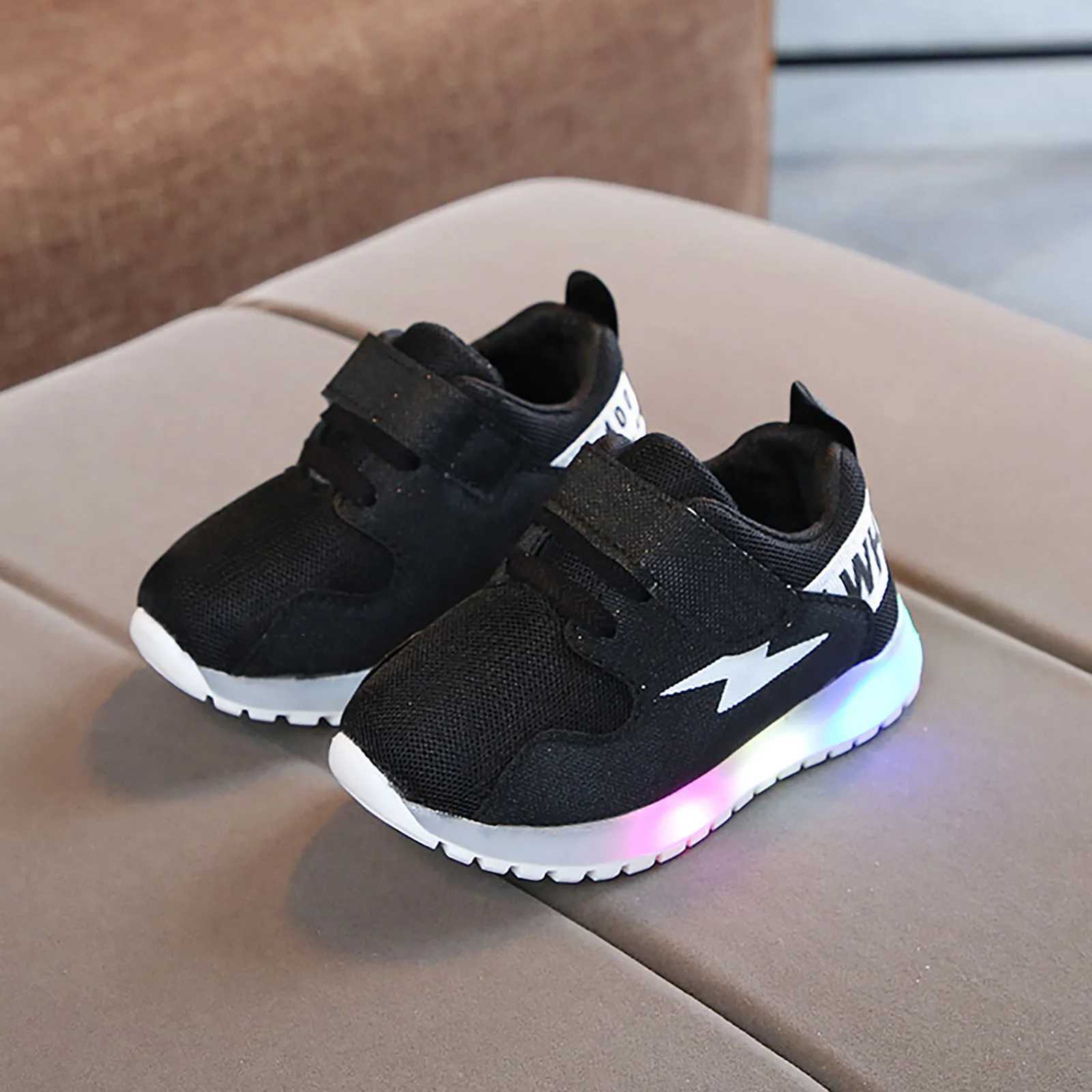 Childrens sports shoes LED luminous sports shoes suitable for boys and girls breathable mesh childrens casual sports shoes non slip shoes TenisXJ25031