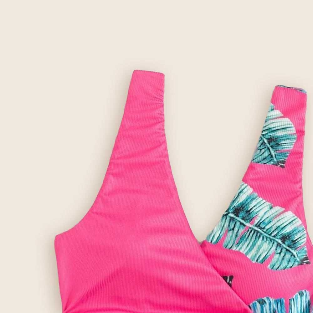 Family Matching Outfits Mother And Daughter Whole Swimsuit Father Son Beach Shorts Mom Kids Swimwear Summer Bathing Suits W250207