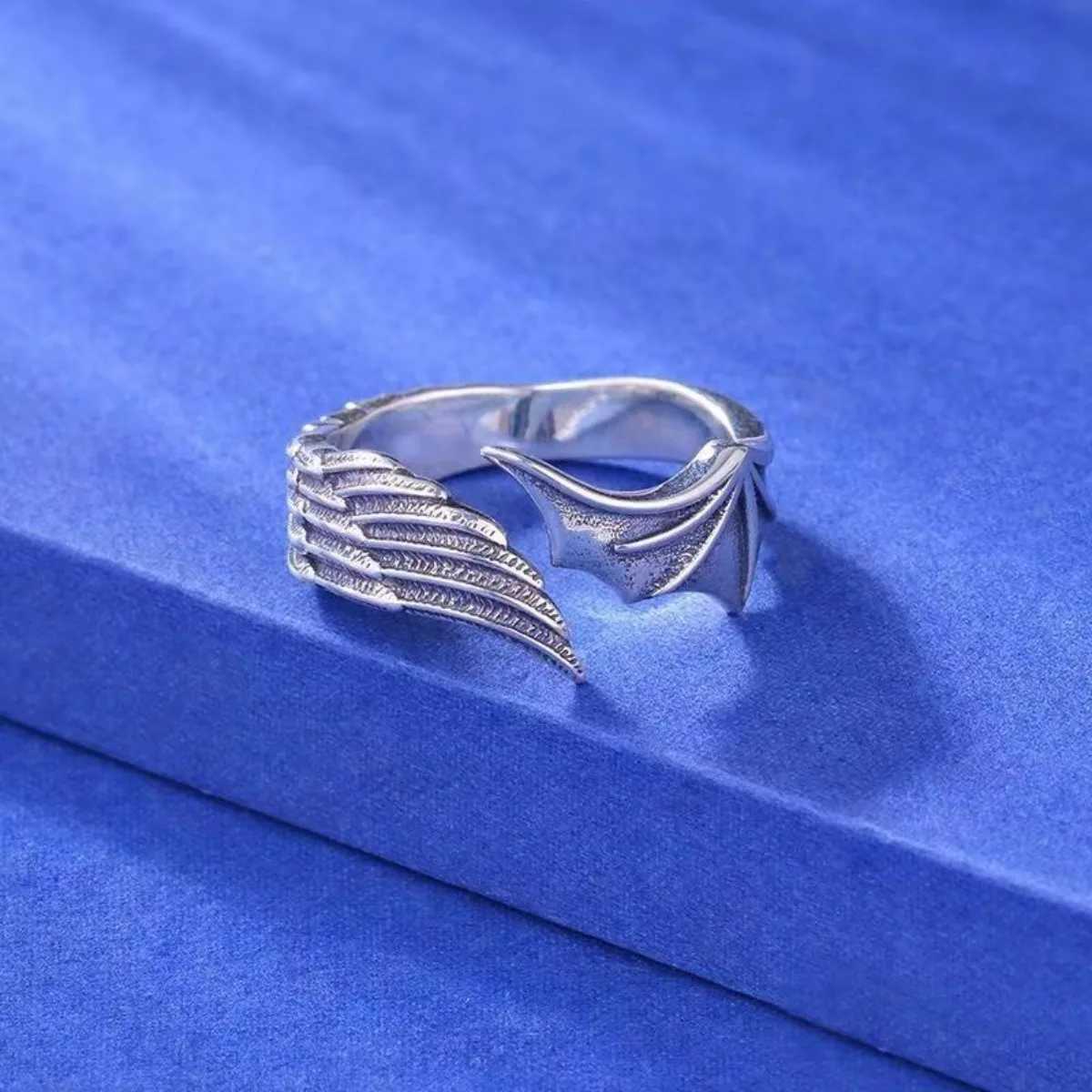 Retro Angel Wings Devil Eyes Hip Hop Adjustable Couple Ring Mens Retro Silver Alloy Material Cool Fashion Jewelry New W250207