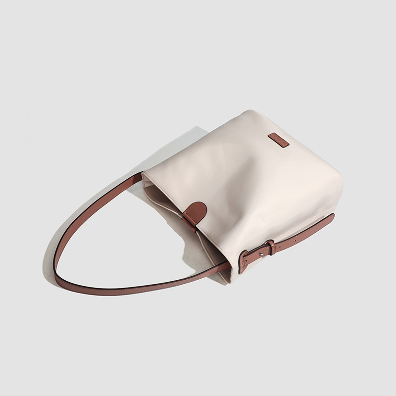 Bag Casual Shopping Crossbody Lightweight And Simple, Middle-Aged Mom Bag, Large Capacity Commuting Backpack, Women's Shoulder Bag