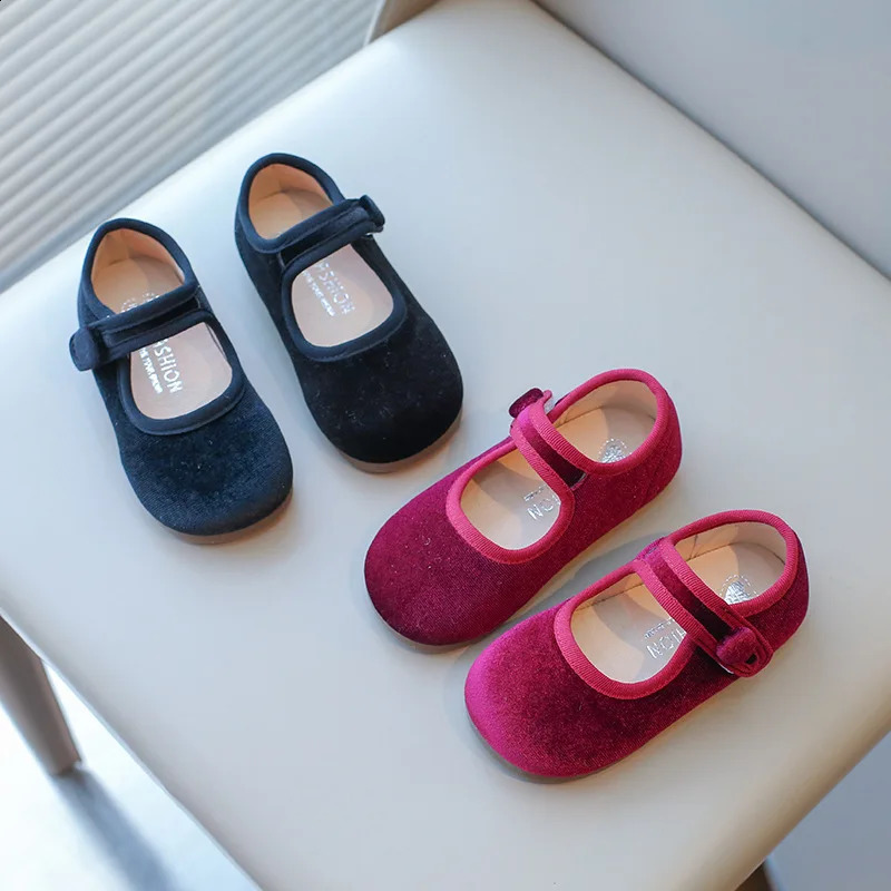 Baby Girl Shoes Vintage Velvet Girls Casual Shoes Soft Flats Children Kids Toddlers Comfortable Dance Mary Janes Loafers 250206