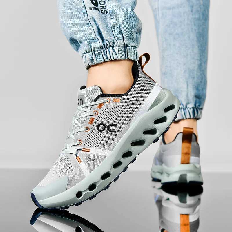 2025 New Mens Ultra-light Running Shoes Cushioned Sports Shoes Mens Breathable Thick Sole Flying Mesh Racing ShoesC250411