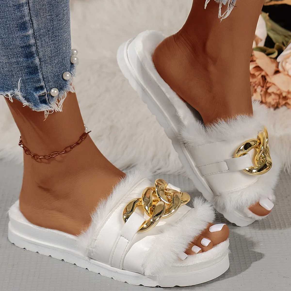 2024 Women Autumn/Winter New Luxury Brand Metal Buckle Hairy Slippers Chain Slippers Home Sandals Fi SlippersXJ250207