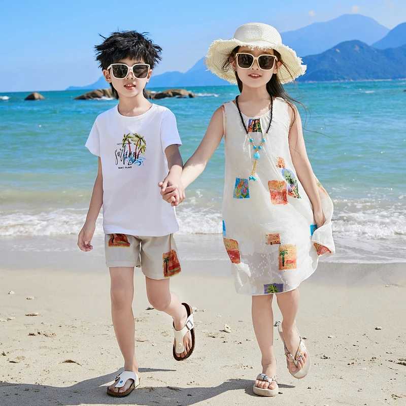 Summer Beach Family Matching Outfits Mother Daughter Seaside Dresses Dad Son Cotton T-shirt+Shorts Couple Clothes Holiday Seaside W250207