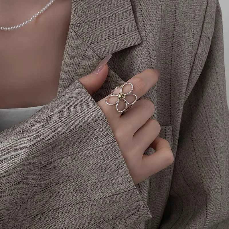 925 Sterling Silver Rings for Women Couple Minimalist Handmade Simple Big Flower Ring Party Jewelry Gift Prevent Allergy W250207