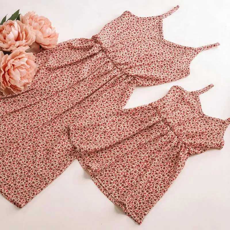 2023 Mother And Daughter Dress Clothes Sleeveless Floral Family Matching Outfits Mommy And Me Same Sets Mom Daughter Dresses W250207