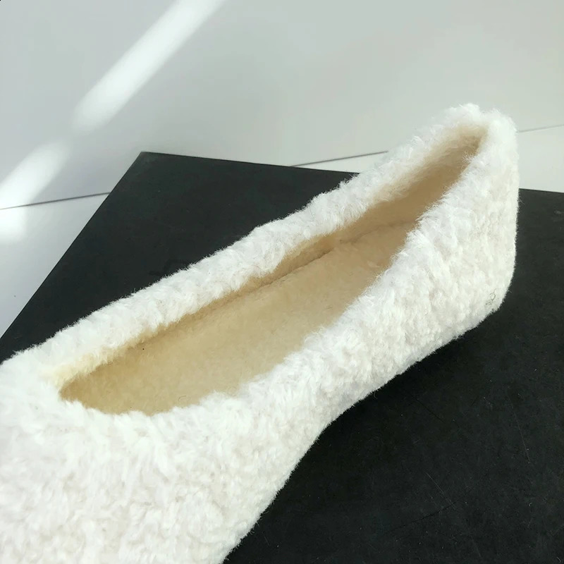 Furry Shoes for Women Winter Warm Flat Heel Shoes White Black Loafers Pure Color Simple Concise Style All Match High Quality 44 250206