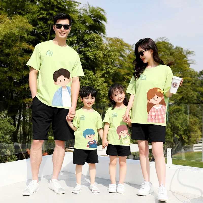 Family Matching Outfits Cotton T-shirt Kids Mother Daughter Clothes Cute Cartoon Tops Parent-child Outfits Summer Casual Tees W250207