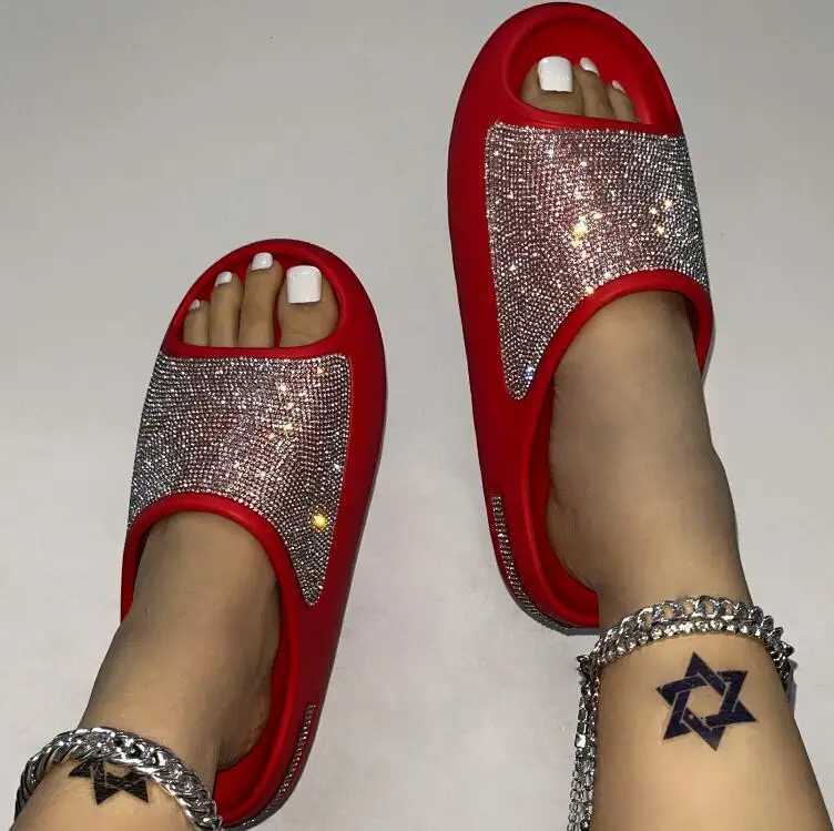 2024 new womens/men shoes with diamd face thin fl thick bottom slippers sandals outdoor beac 36-45XJ250207