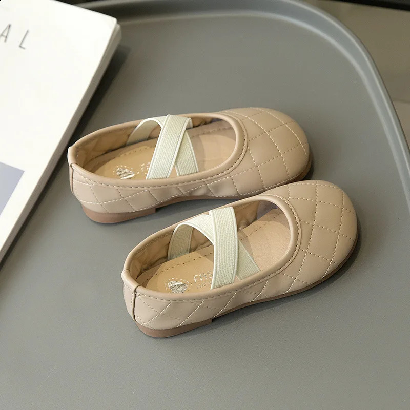 Princess Plaid Leather Girls Shoes Soft Comfortable Cross Strap Kids Shoes Sweet Wedding Dress Party Flats Mary Jane Shoes 250206