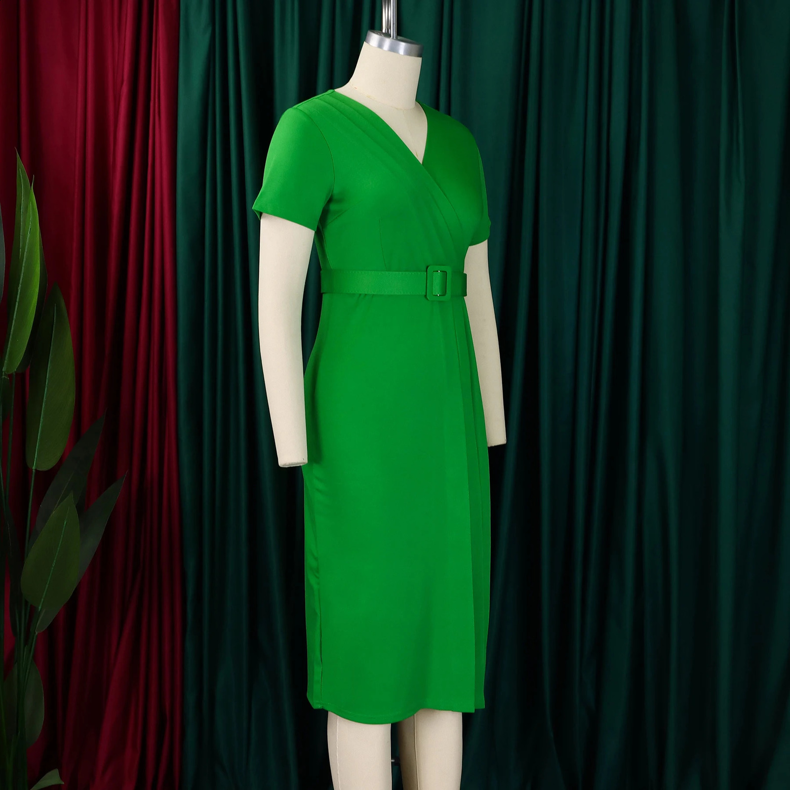Summer arrival fashion sexy V-neck casual slim fit ruched pencil dress short sleeve elegant plus size dress women clothing 250410